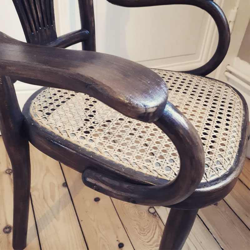 Deux Fauteuils De Salon Style Anglais Chippendale, Dossier Cannage – Velours Rouge, Très Bon état