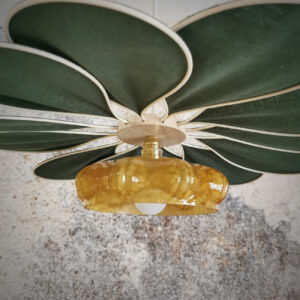 Suspension fleur, modèle Pâquerette, La Petite, 55cm de diamètre, 12 pétales en rotin et lin Vert Sapin et son globe vintage chiné - Lampes et veilleuses neuf - photo_3